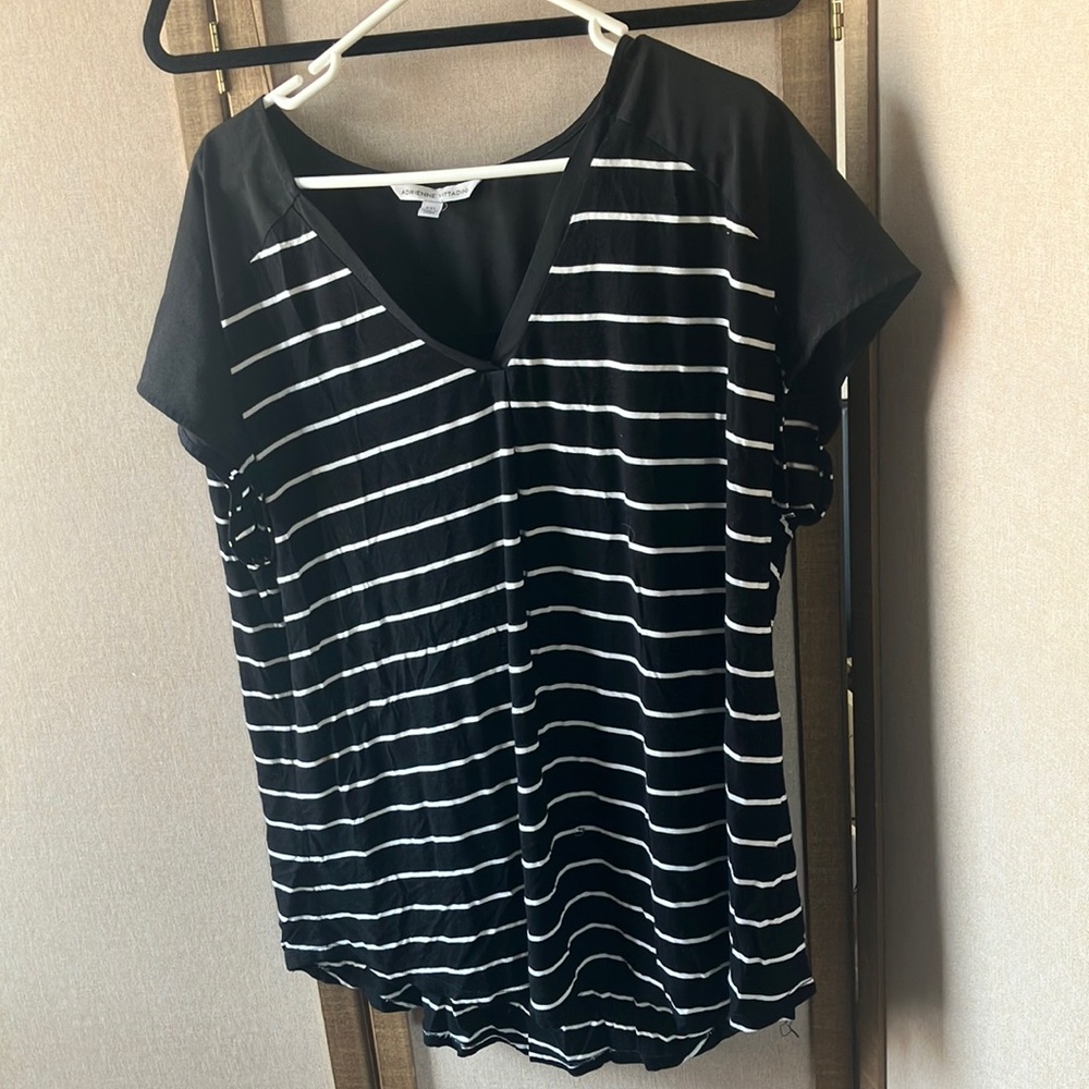 FINAL MARKDOWN Adrienne Vittadini Black and White Striped Tee xxl